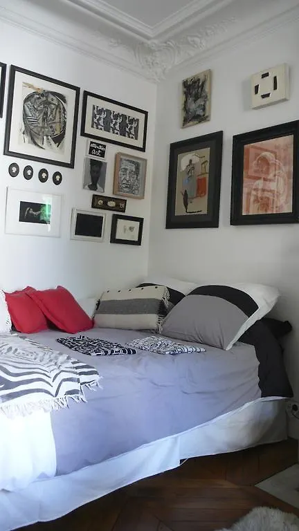 Bed & Breakfast Tour Montparnasse Paříž