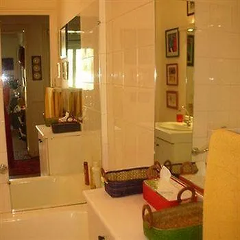 Bed & Breakfast Tour Montparnasse Paris